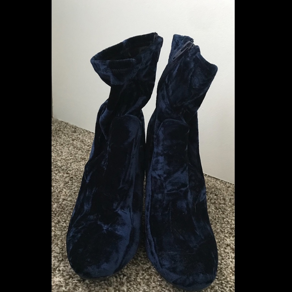 Dark/Navy Blue Crushed Velvet Heels
